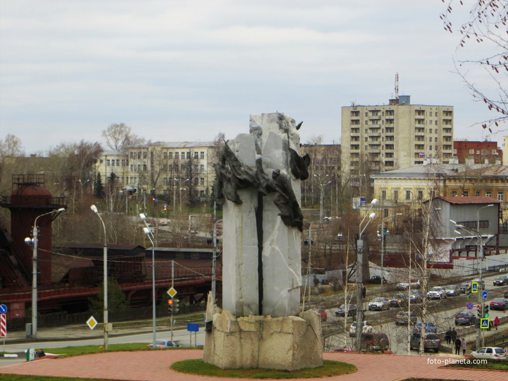 Памятник Металлургам