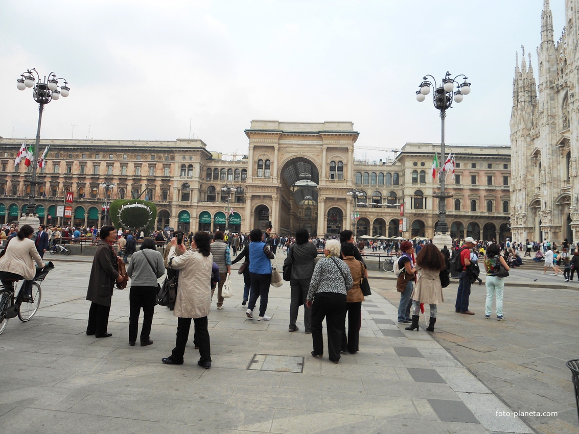 Соборная площадь (Piazza del Duomo)