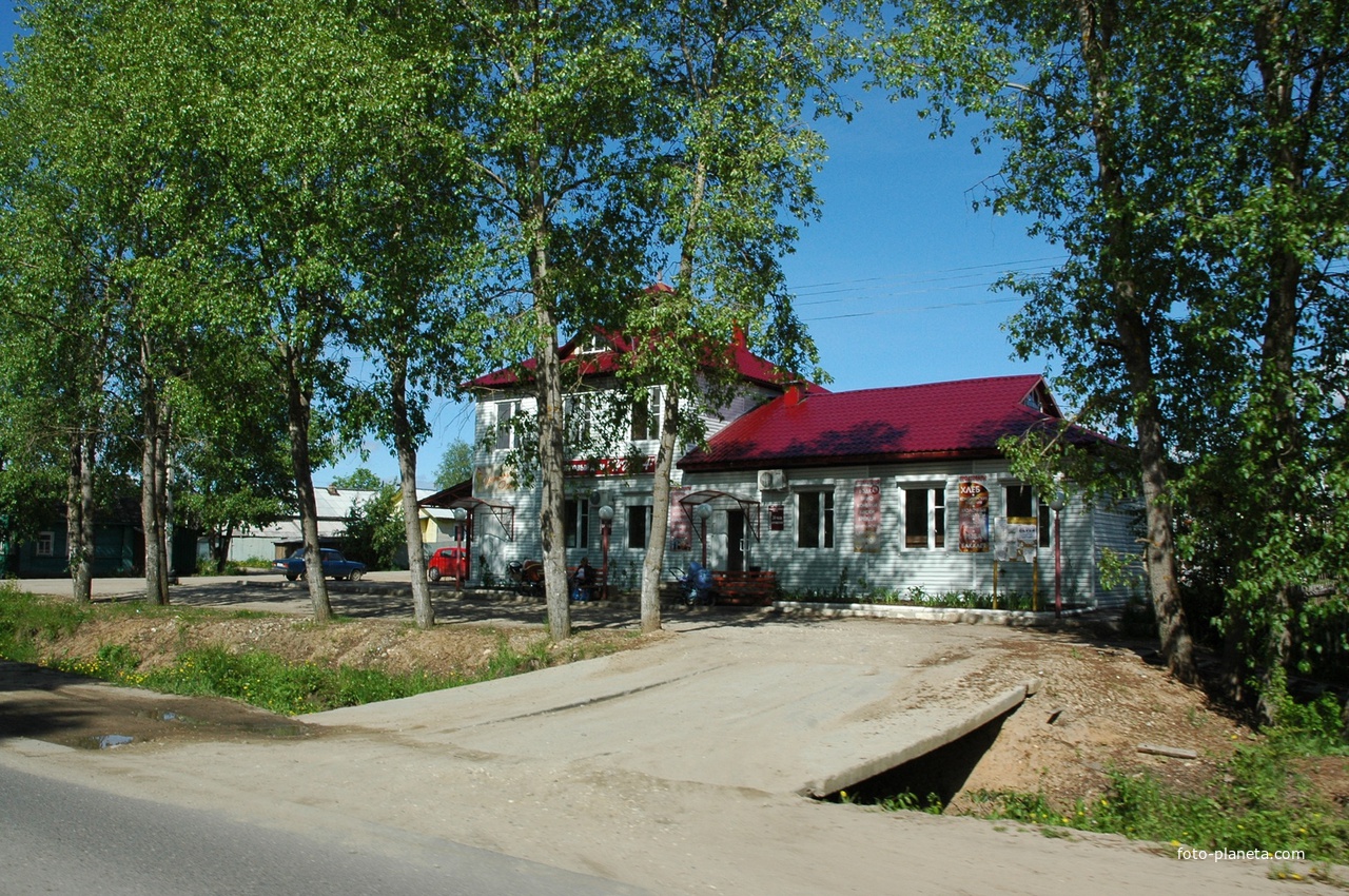 здание магазина &quot;Ника&quot; в Тарногском городке. 2008 год