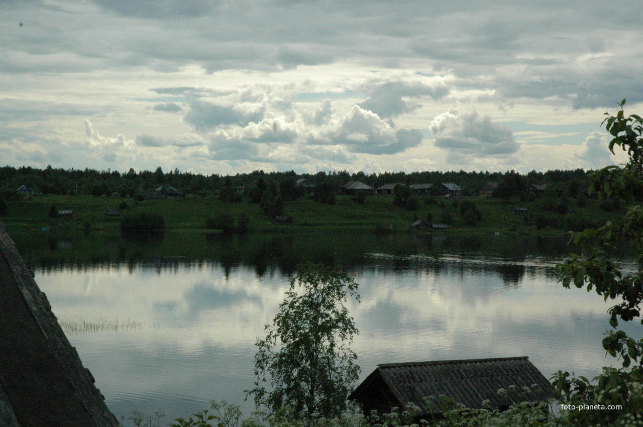Окрестности д. Кумзеро. Озеро Кумзерское. река Кумжа. Вологодская Швейцария. 2008 год