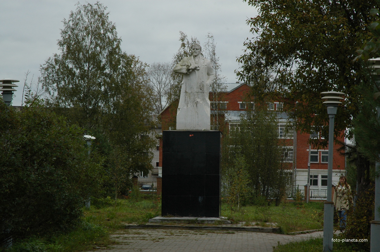 памятник В. И. Ленину. 2008 год