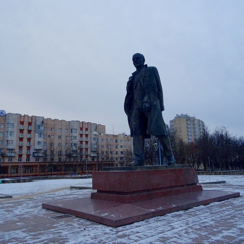 Памятник В.И. Ленину, другой ракурс
