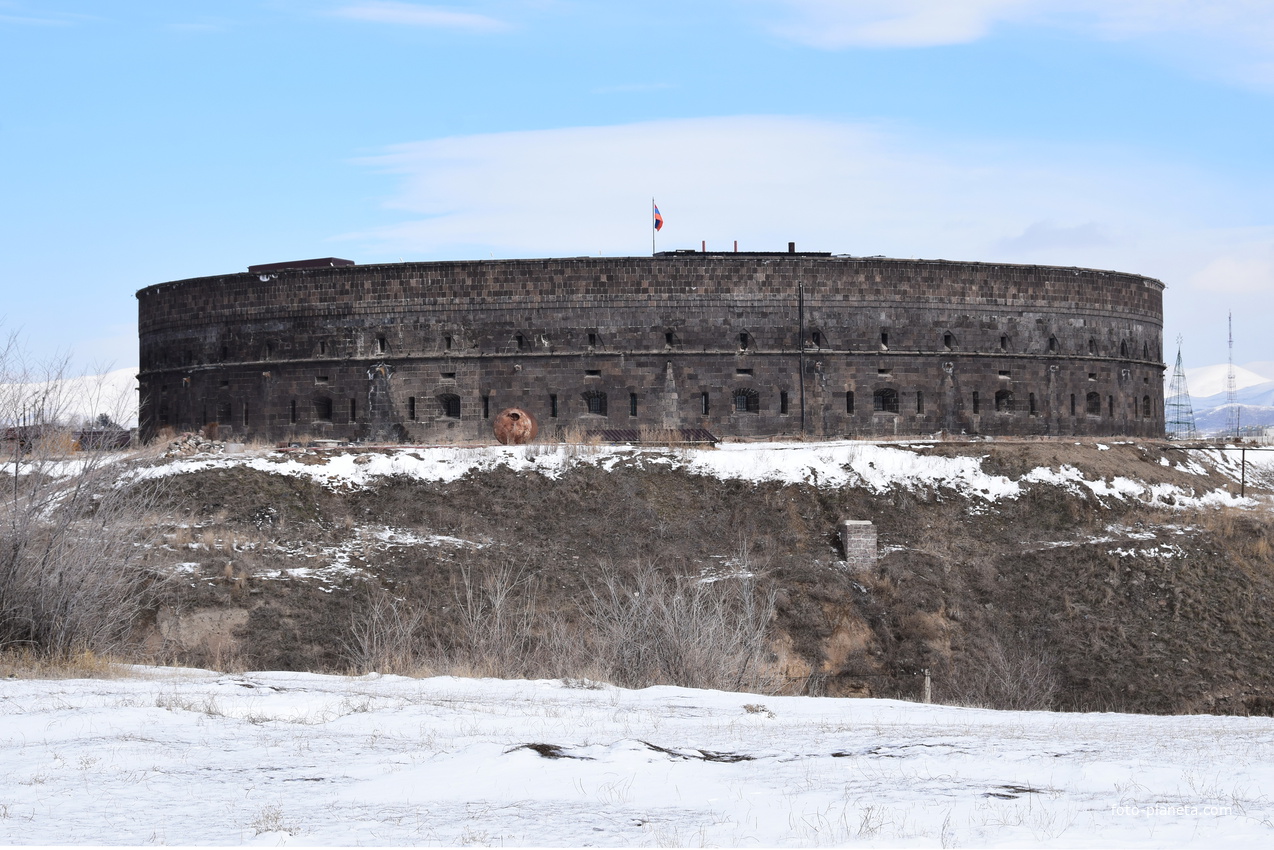 Чёрная крепость, или Сев-Берд — крепость времён Российской империи, расположенная на территории города Гюмри, Армения.