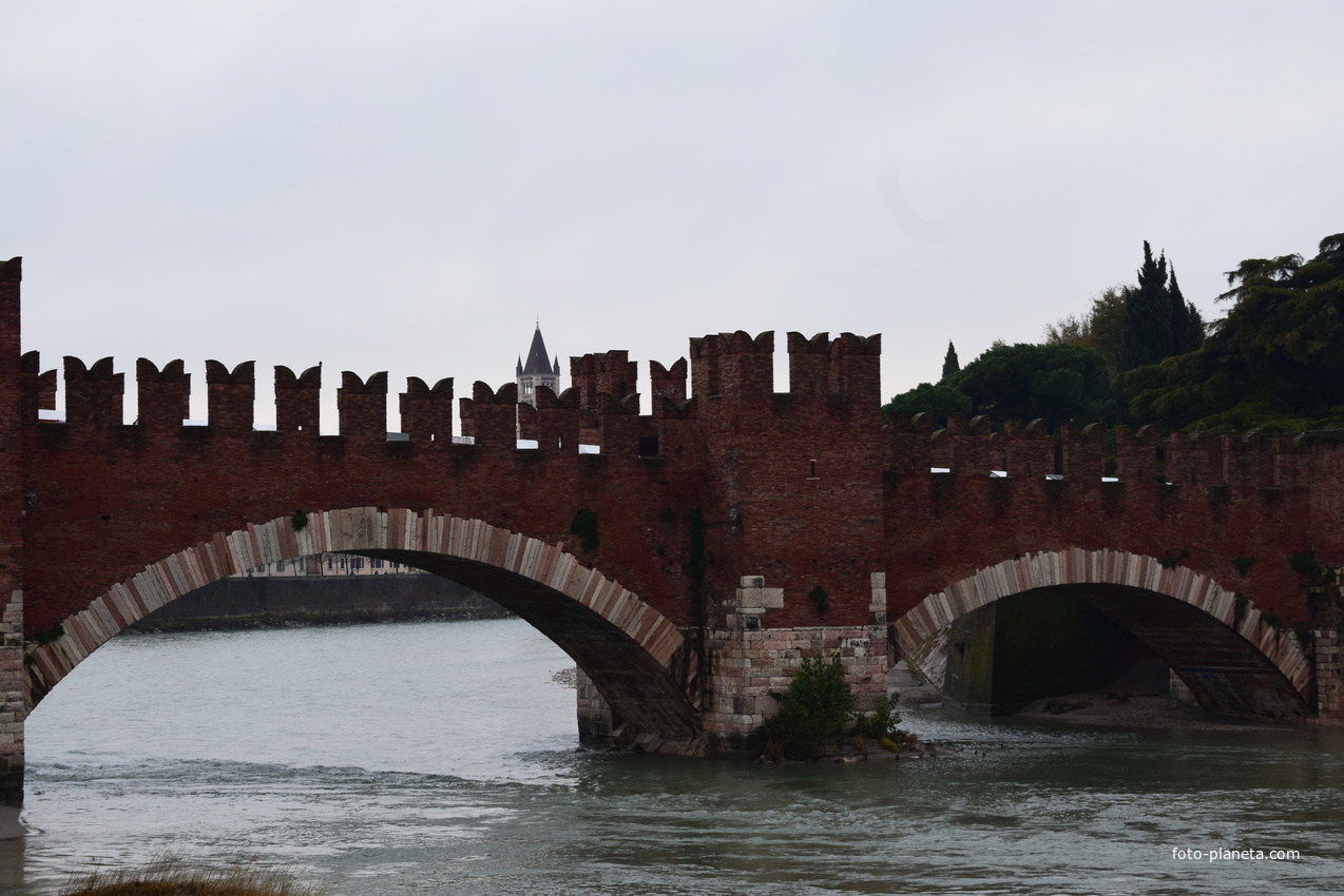 Мост Скалигеров в Вероне
