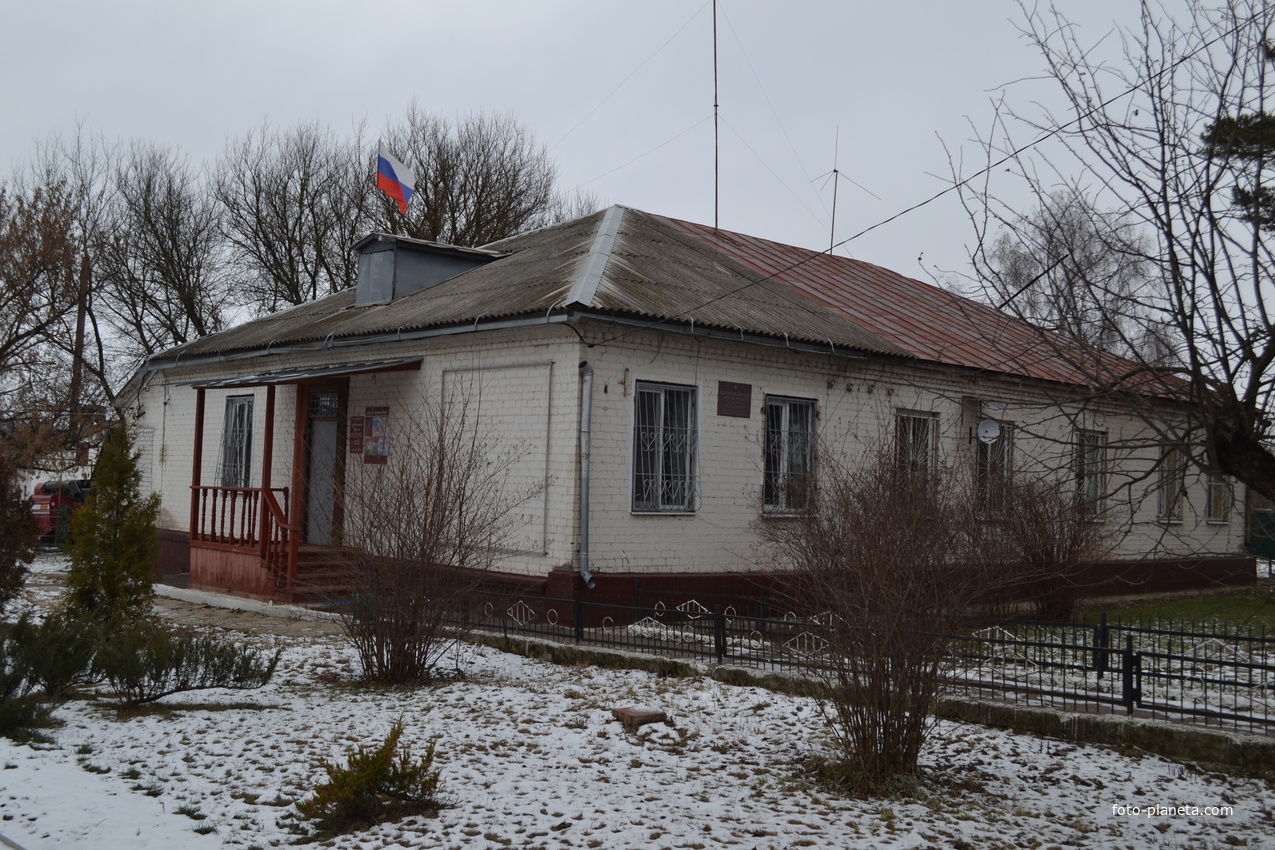 Здание Орбразцовского сельского поселения в селе Звягинки