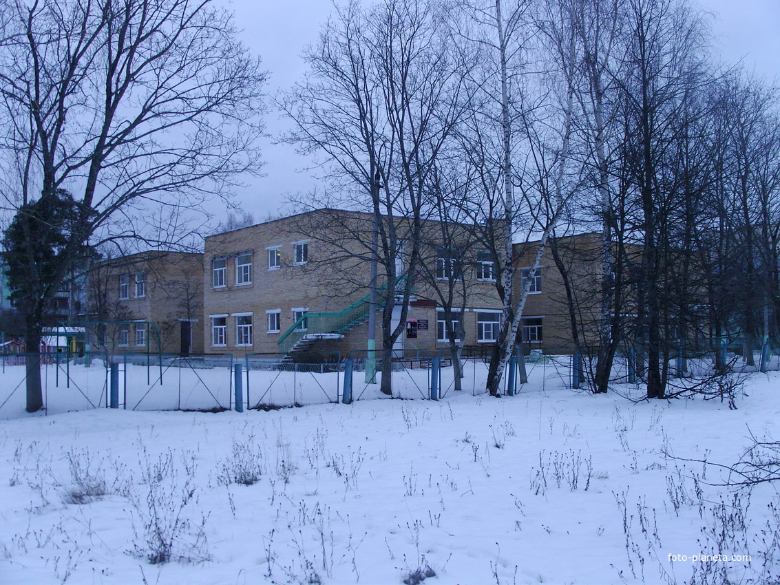Здание детского сада посёлка санатория &quot;Озеро Белое&quot; (в нём же библиотека, 1-й класс школы, ранее размещалась и местная администрация)