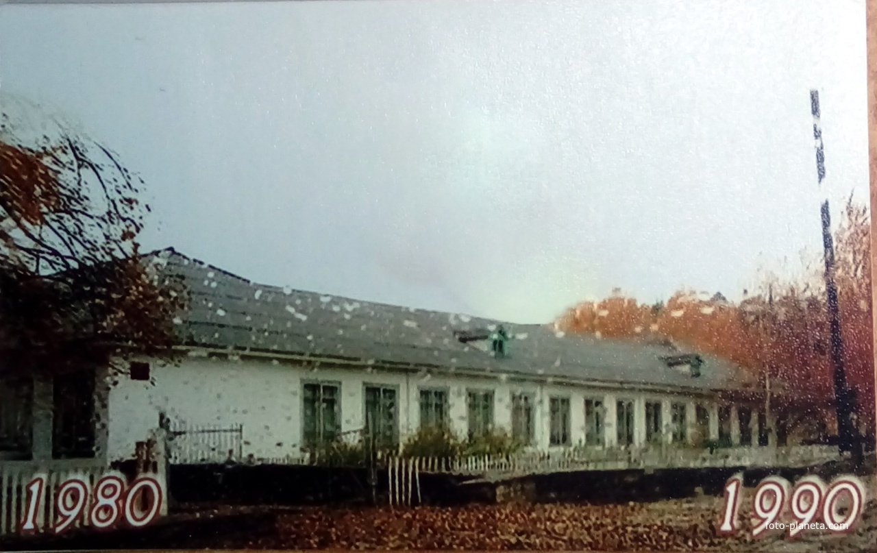 Старая школа в Надцах
