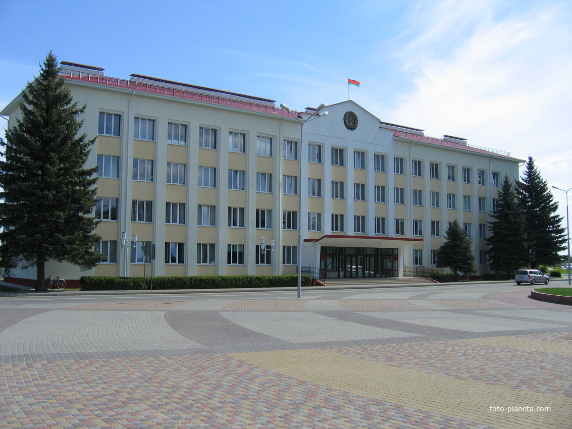 Малорита, здание Малоритского райисполкома и райсовета депутатов. Май 2011г.