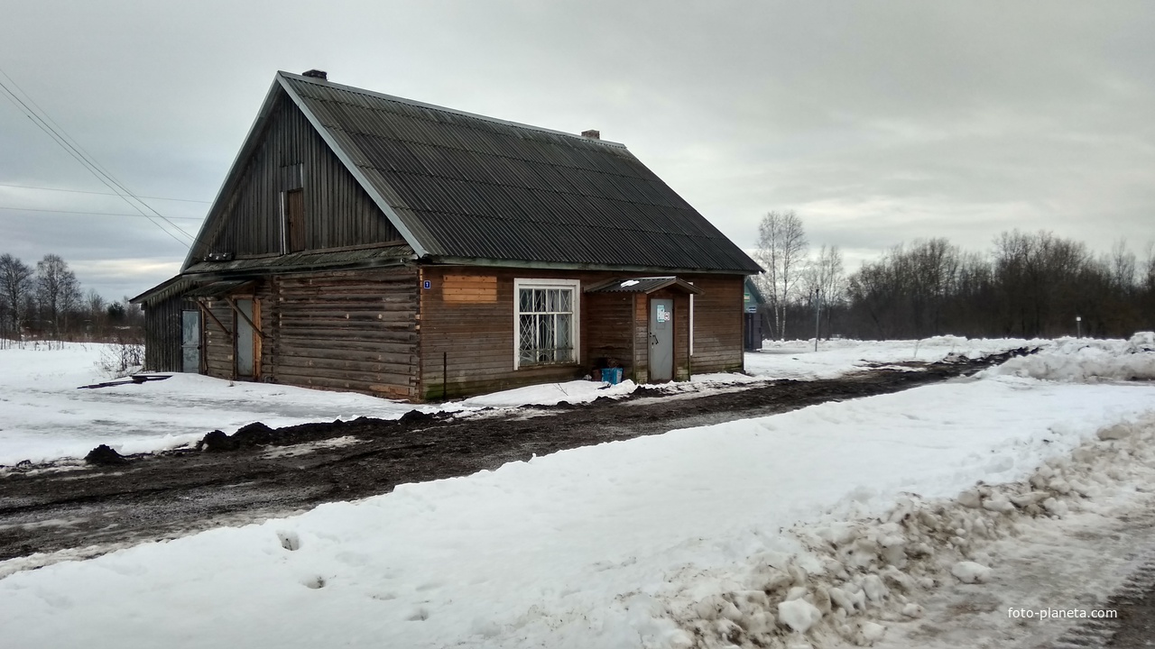 здание магазина в с. Троицкое
