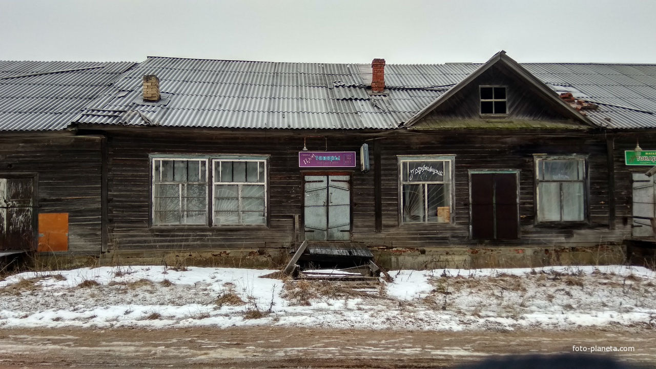 здание бывшего магазина в Новокемском