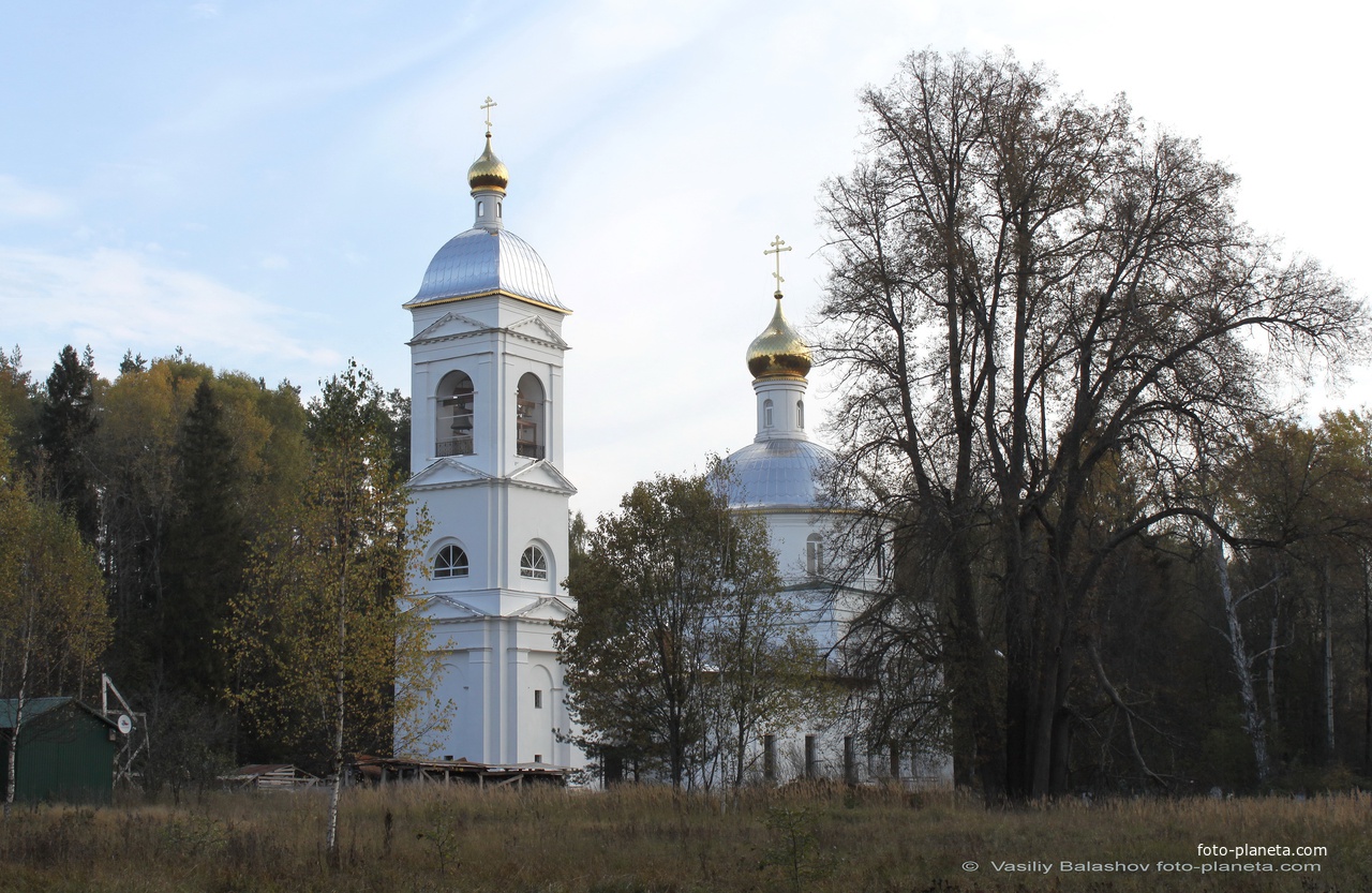Андреевская церковь и погост близ Новоселова