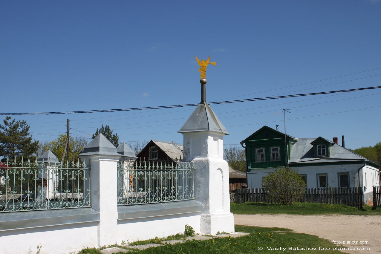 Часть ограды церкви  Николая Чудотворца