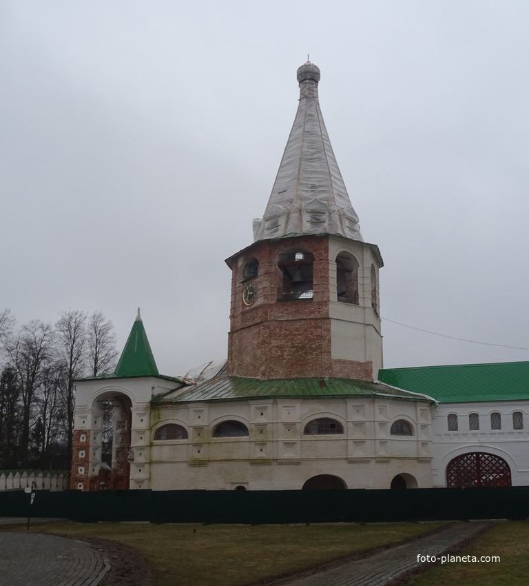 Суздальский кремль. Соборная колокольня.