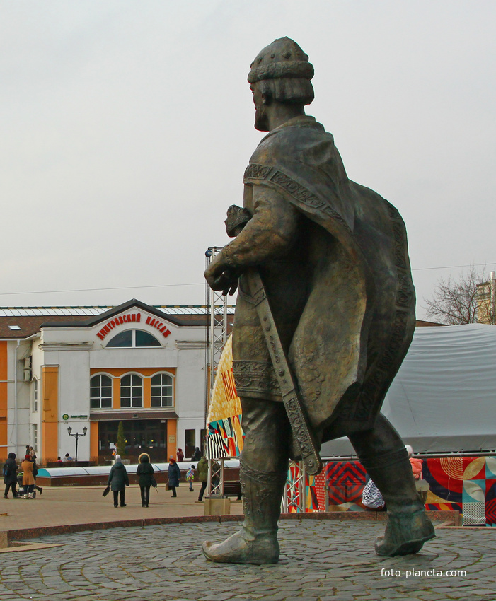 Советская площадь. Памятник Юрию Долгорукому.