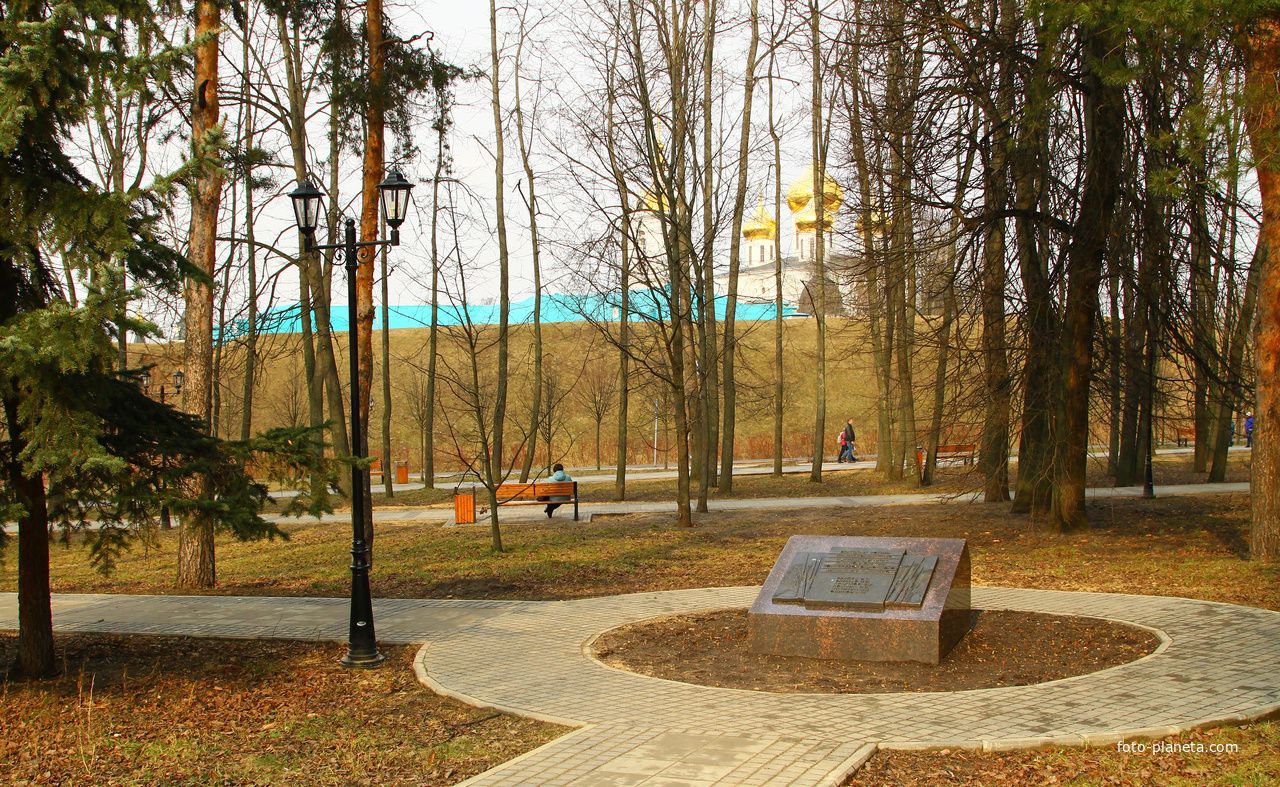 Улица Загорская. Сквер. | Дмитров (Дмитровский городской округ) |  Фотопланета