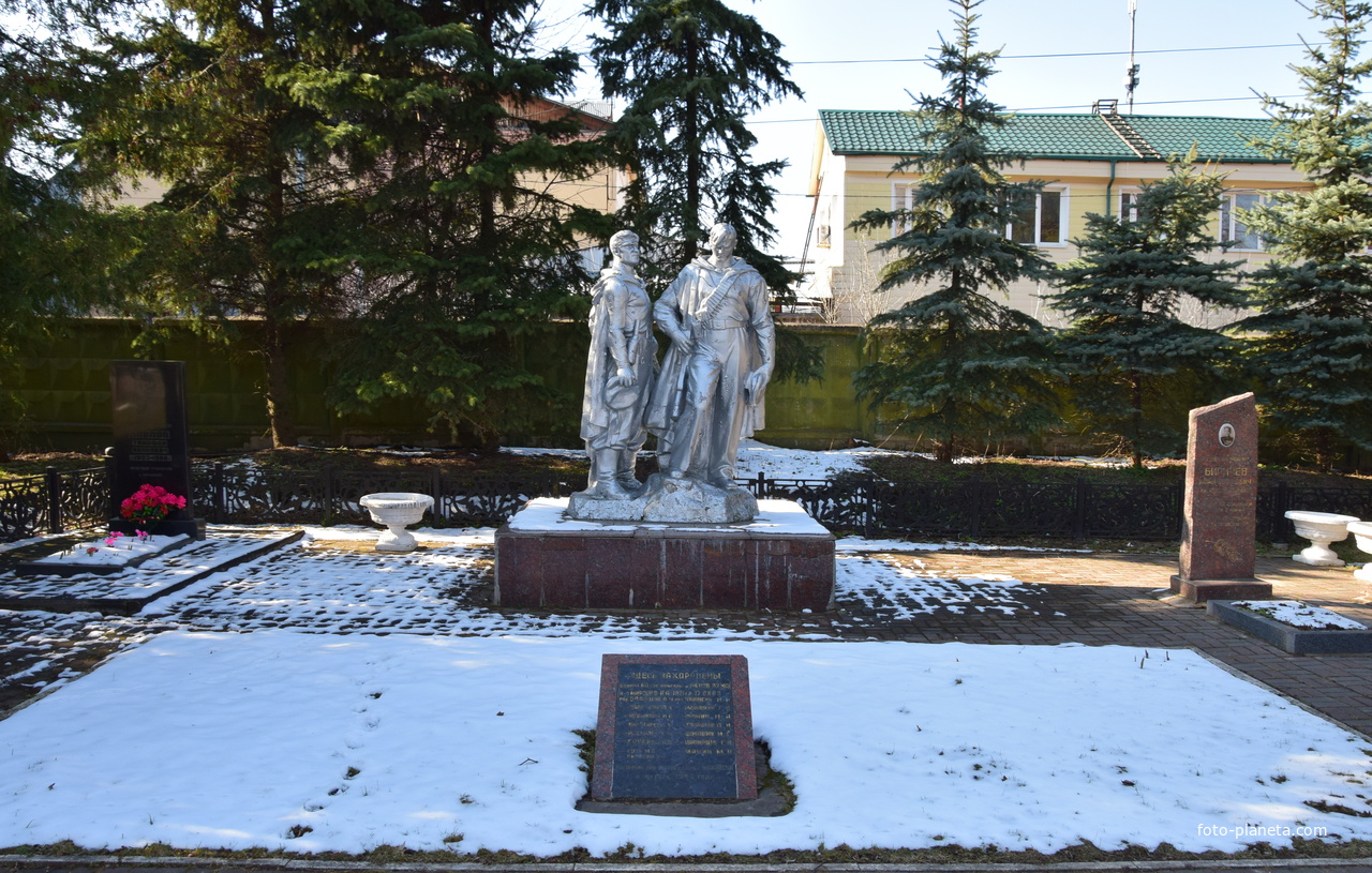 Некрополь героев Советского Союза и павших в боях за оборону и освобождение Можайска