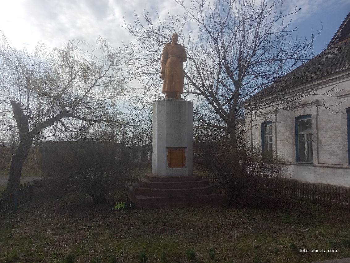 Памятник Великой Отечественной.