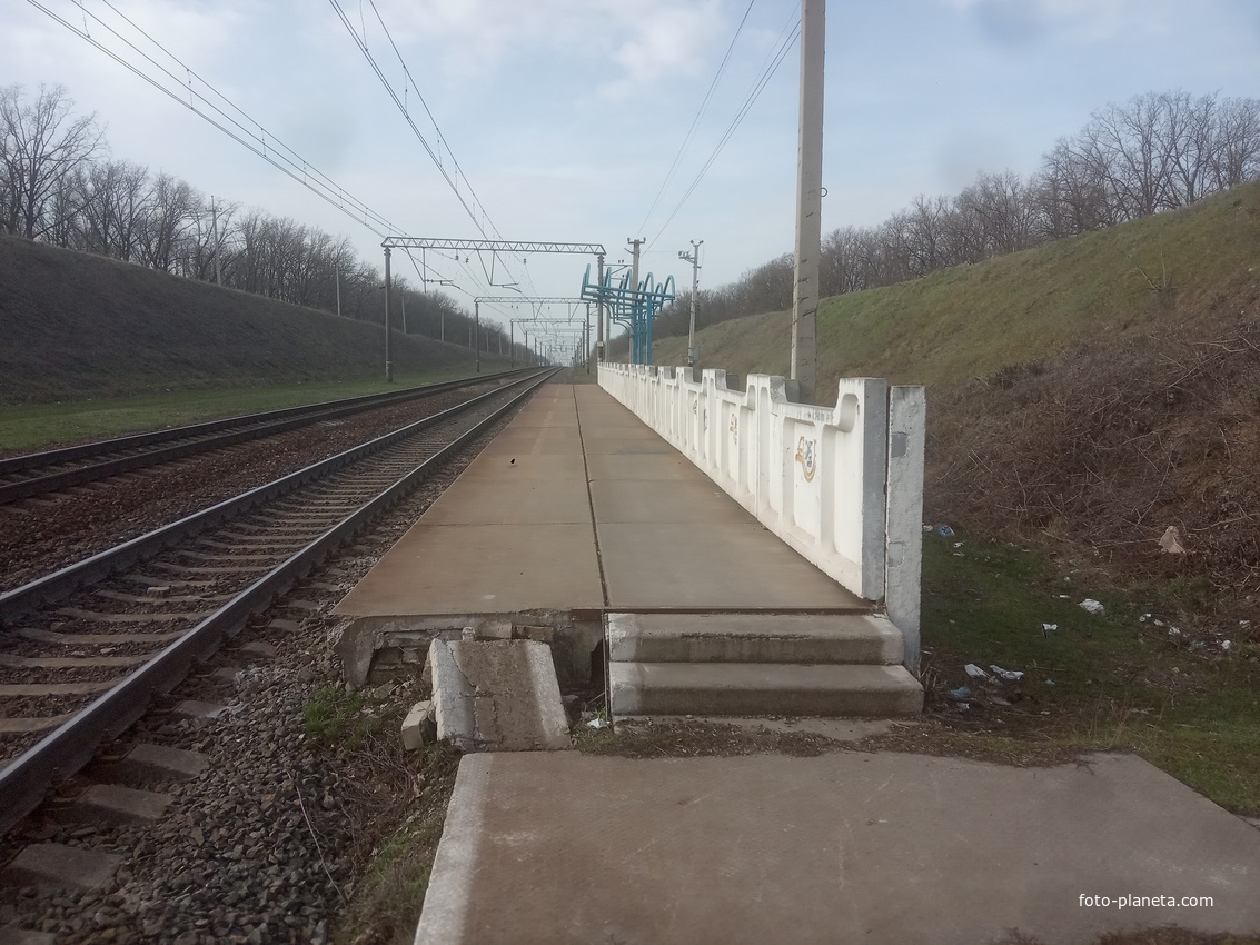 Железнодорожная платформа 1061 км.