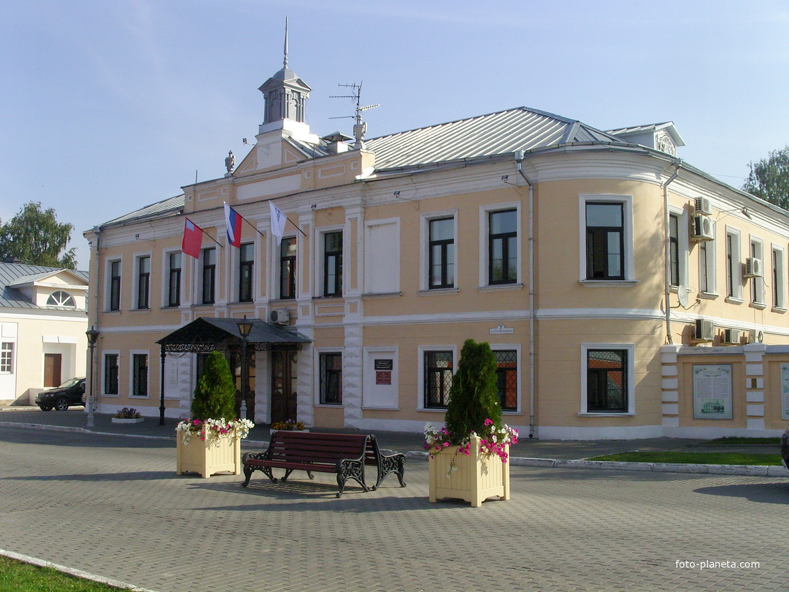 Здание бывшей городской Думы на улице Лажечникова