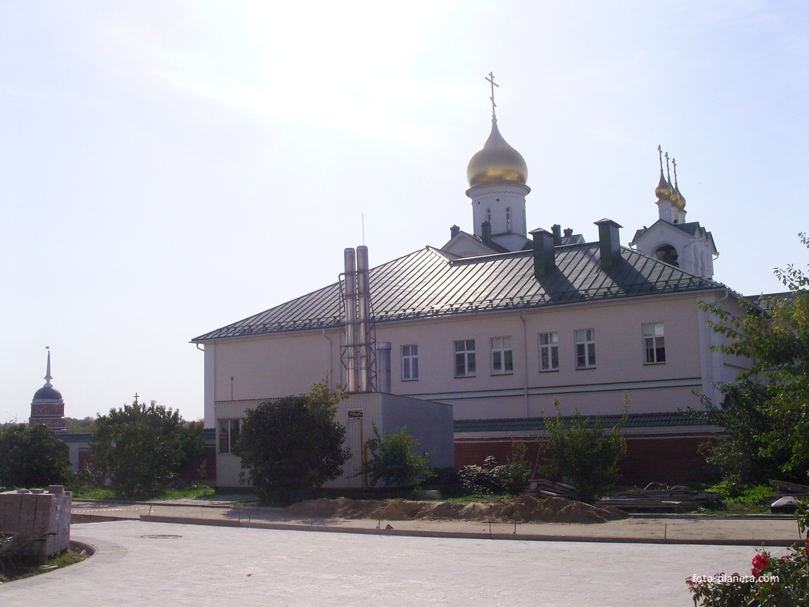 Старо-Голутвин мужской монастырь. Храм Трех Святителей в Коломенской духовной семинарии
