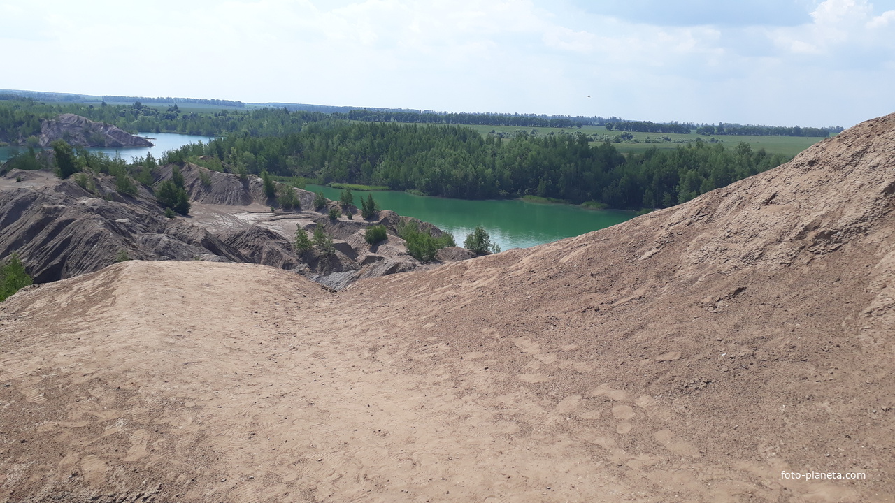 Вид на озёра с высоты шахтной выработки. с.Кондуки