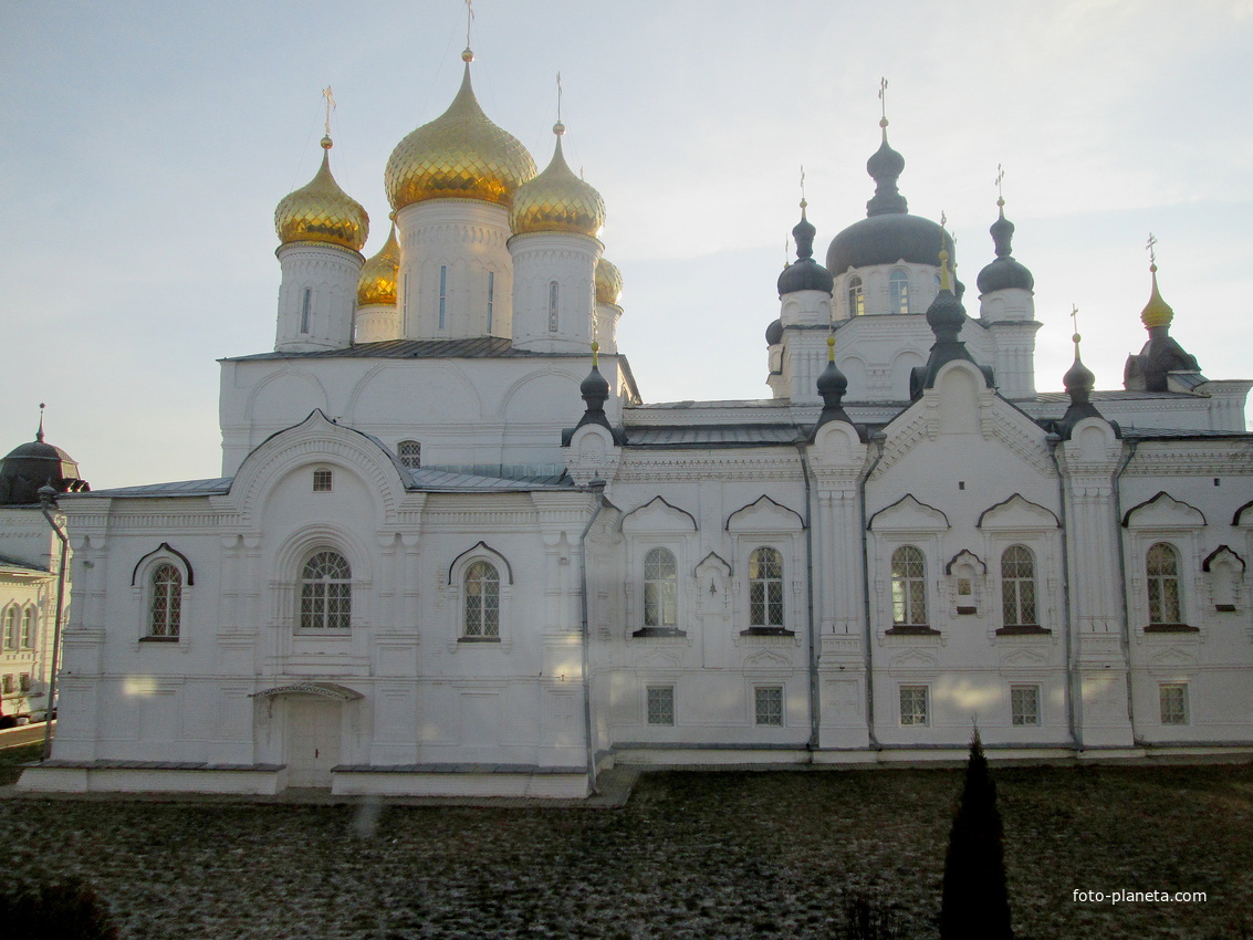 Богоявленский собор. Вид из окна Костромской духовной семинарии.