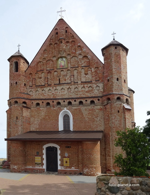 церковь Св_Михаила Архангела  (нач.16 в)  - древнейший в Беларуси храм оборонного типа