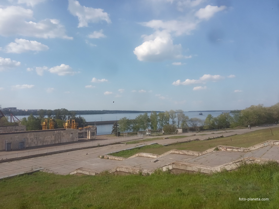 Вид на Днепровское водохранилище.