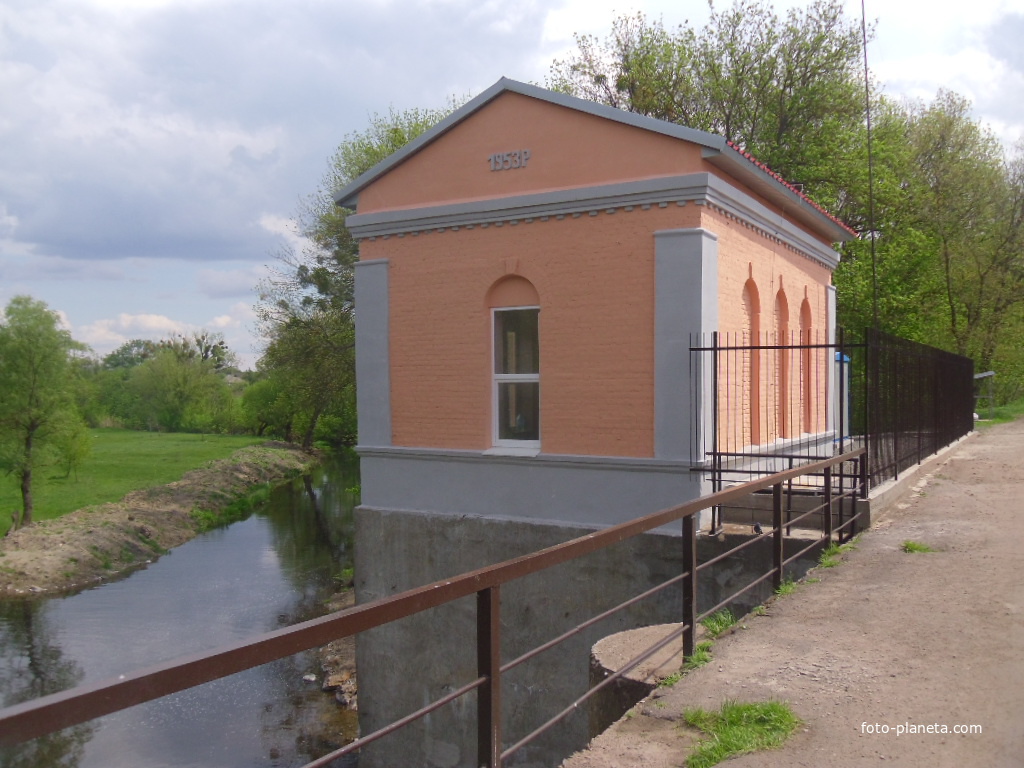 ГЭС села Большая Яблоновка построенная в 1953 году,после 30 с лишним лет простоя восстановленная и запущена в 2020 г.