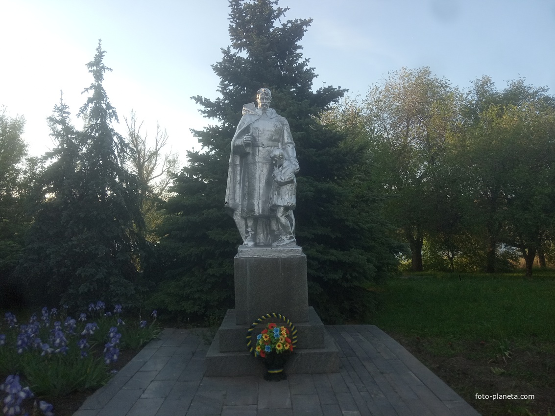 Памятник Великой Отечественной.