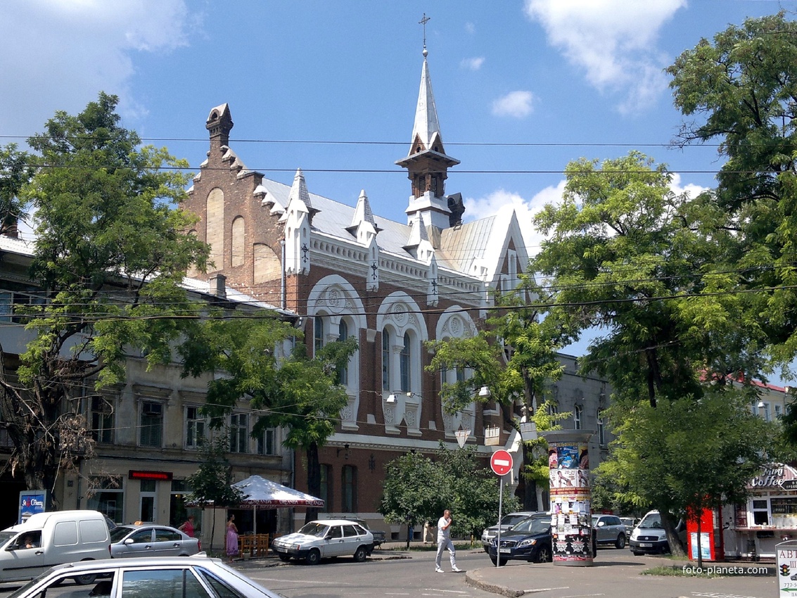 Евангельская реформаторская протестантская церковь.