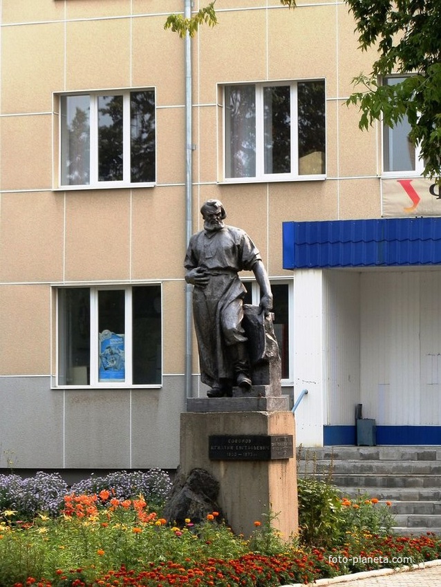 Памятник Сафонову