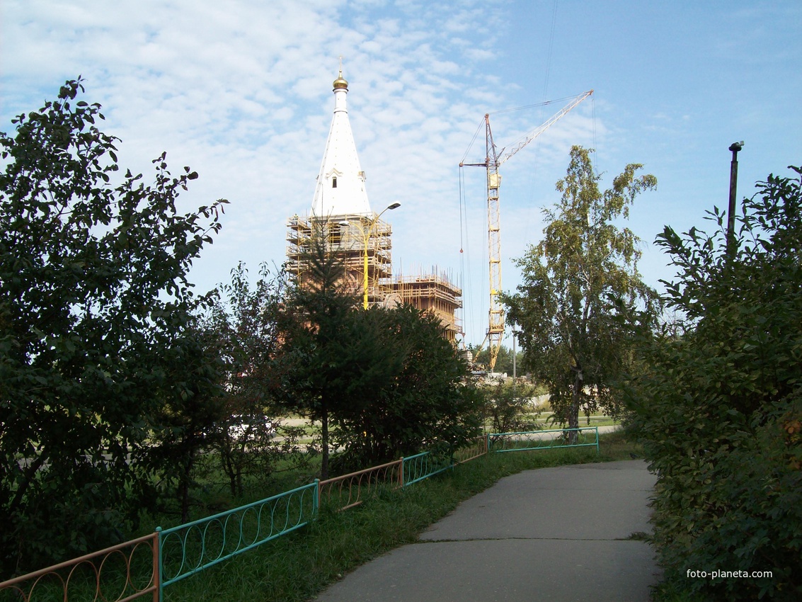 Городской парк строится церковь