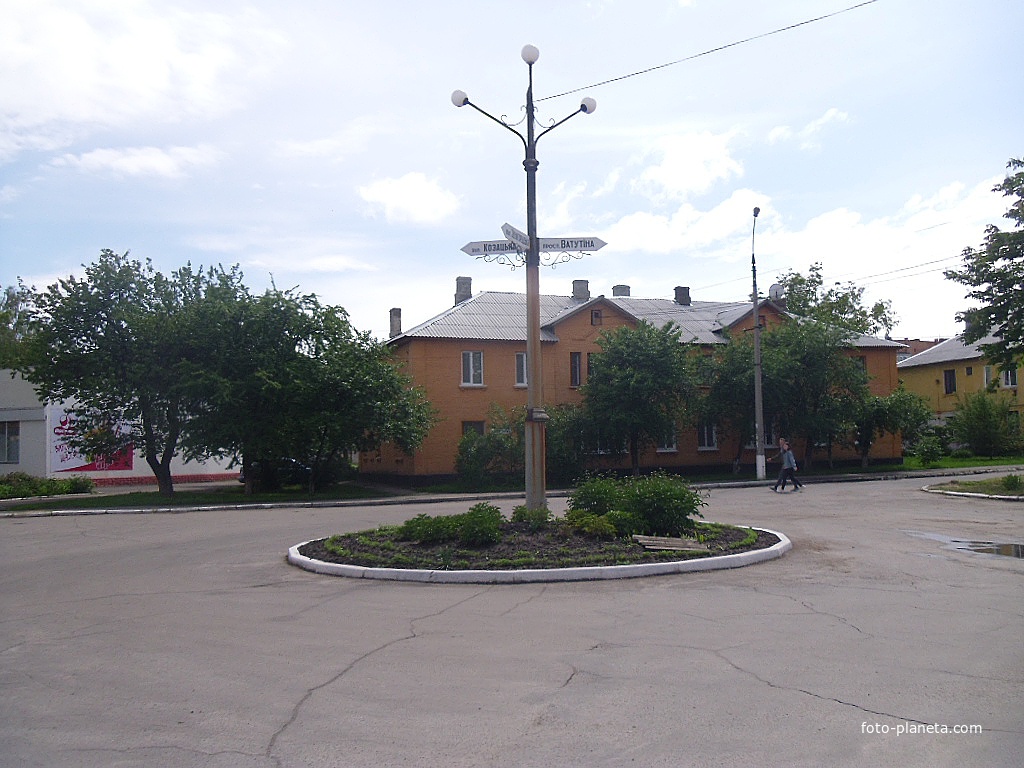 Перекрёсток улицы Звенигородской и Ватутинского проспекта.