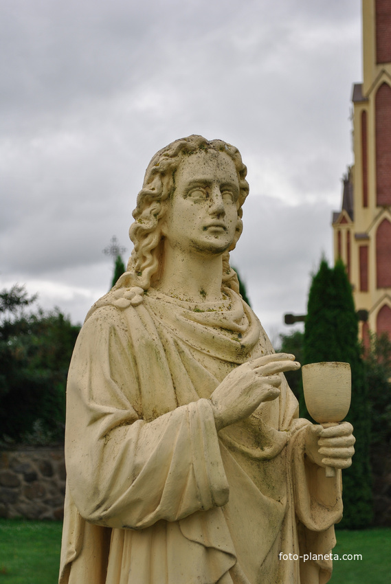 Костёл св. Троицы в Гервятах - скульптуры