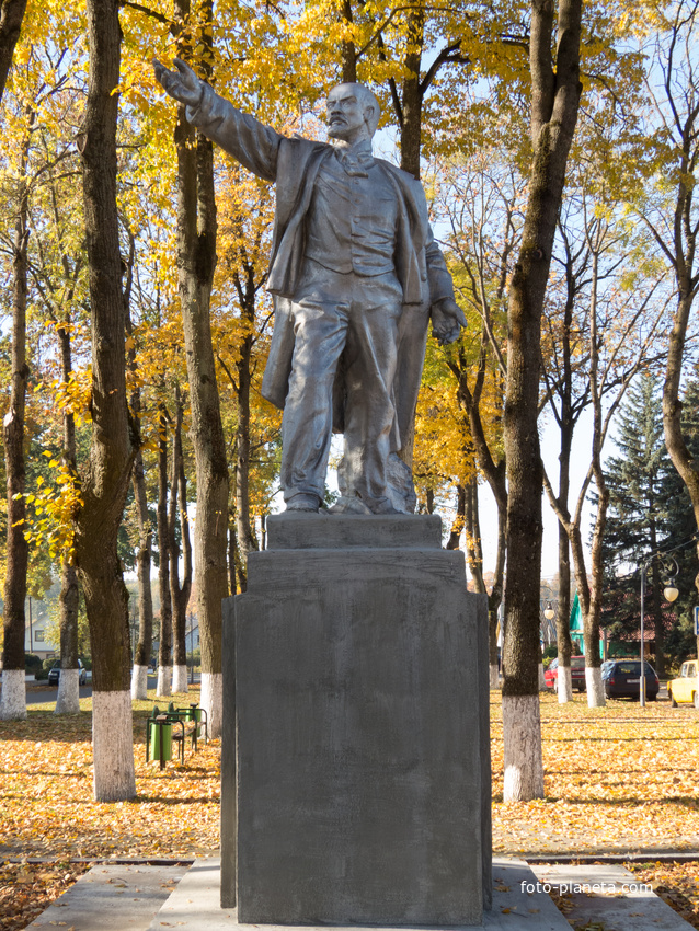 Памятник В. И. Ленину в Свислочи