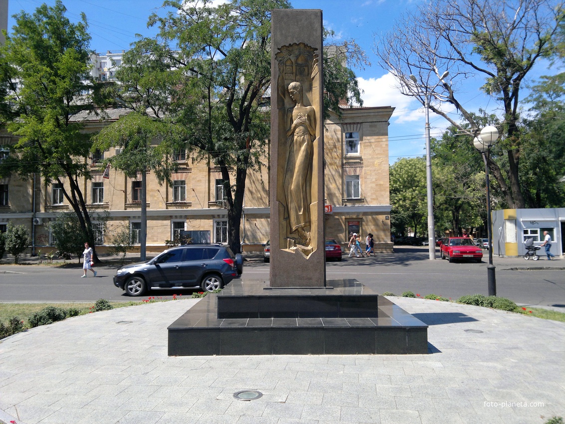 Памятник умершим во время голода 1932 - 1933 годов.