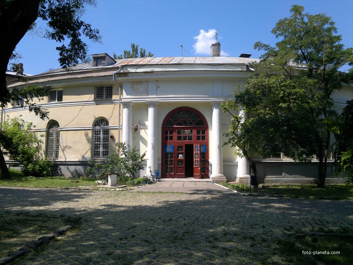 Конюшни Воронцовского дворца.