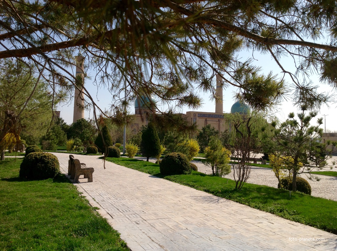 территория Ансамбля Хазрет Имам