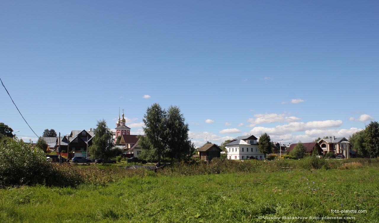 Вид на Пушкарскую улицу. На дальнем плане Борисоглебская церковь