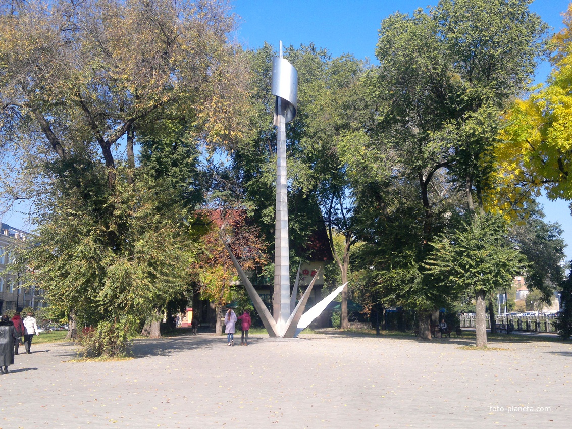Памятник Первой майовке.