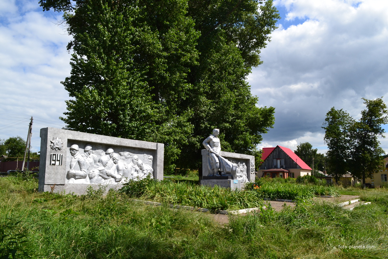 Братская могила советских воинов,погибших на территории Архангельского сельского совета