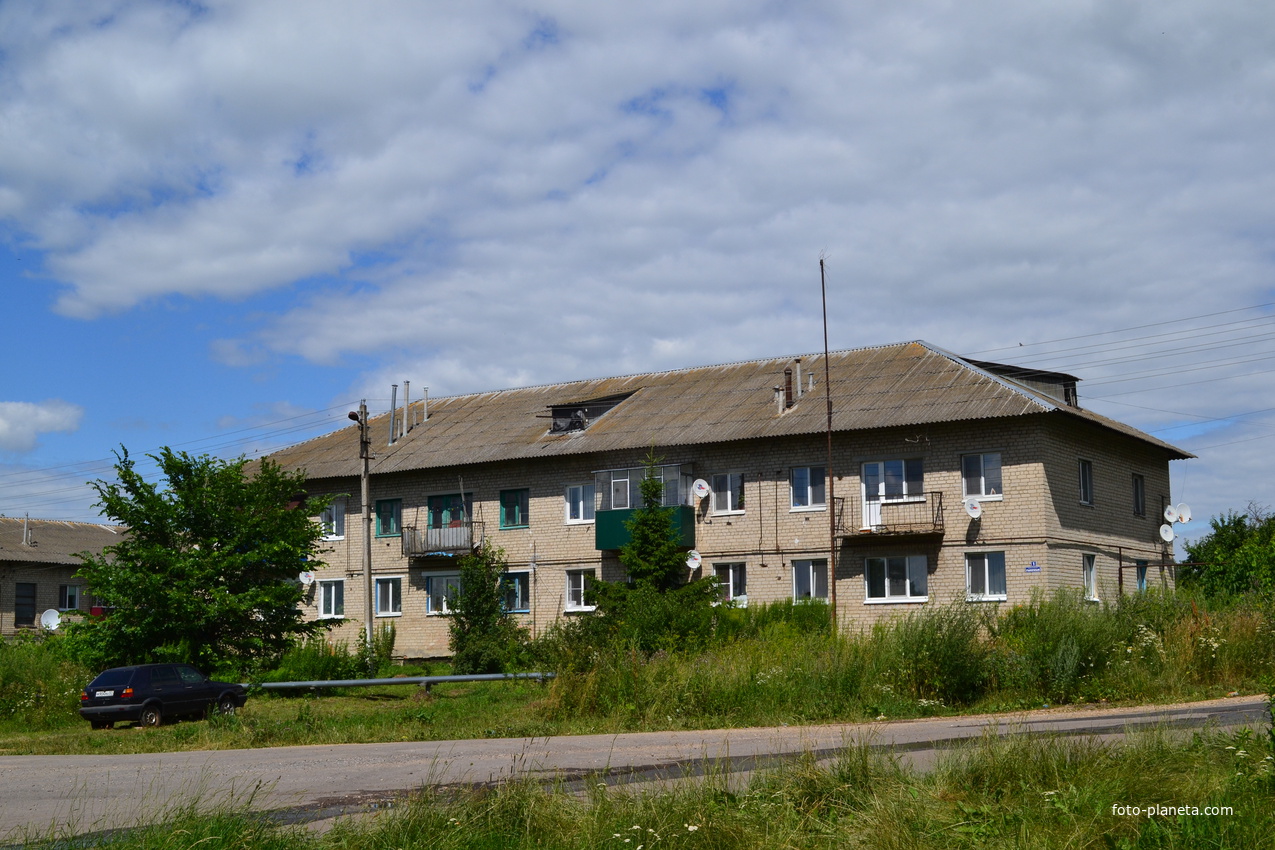 Двухэтажный жилой дом в посёлке Совхозный