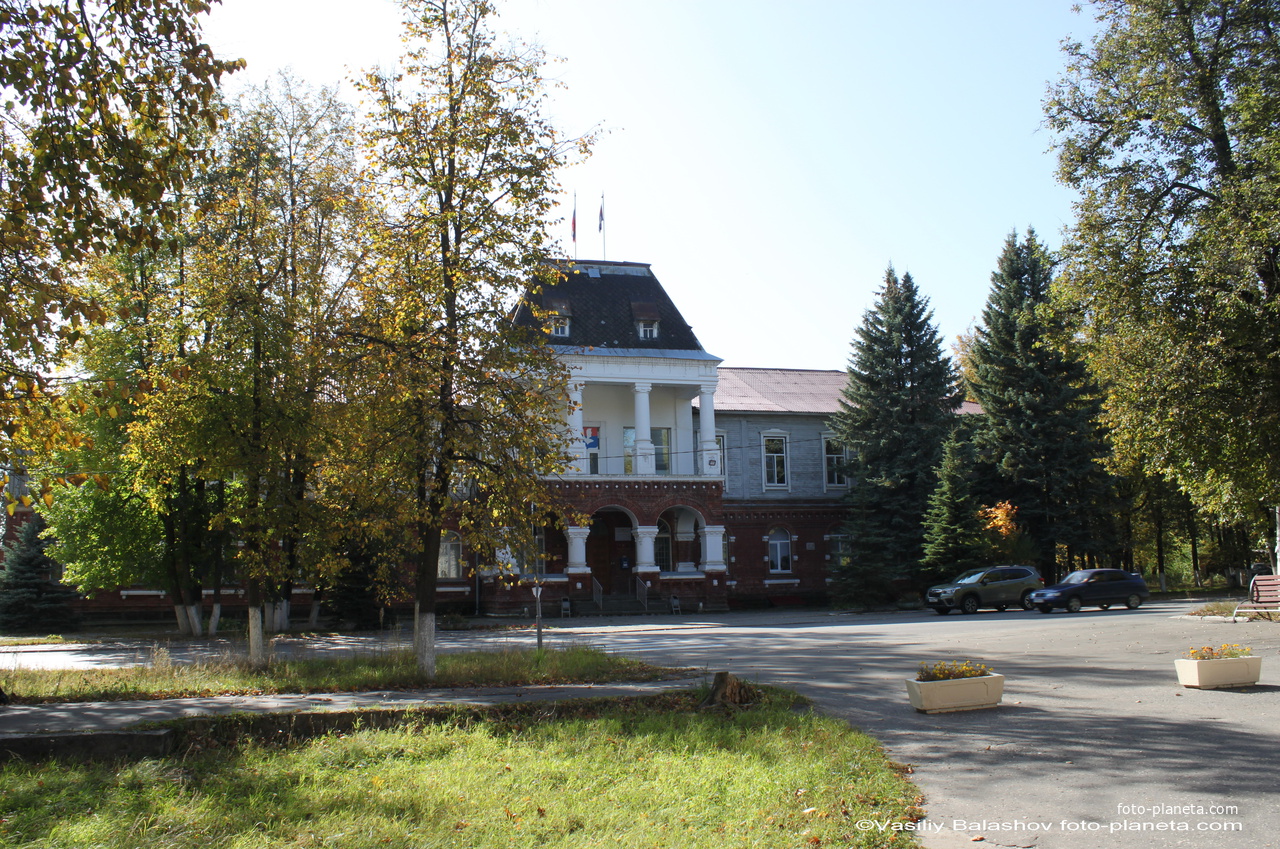 Здание администрации города на ул. Калинина