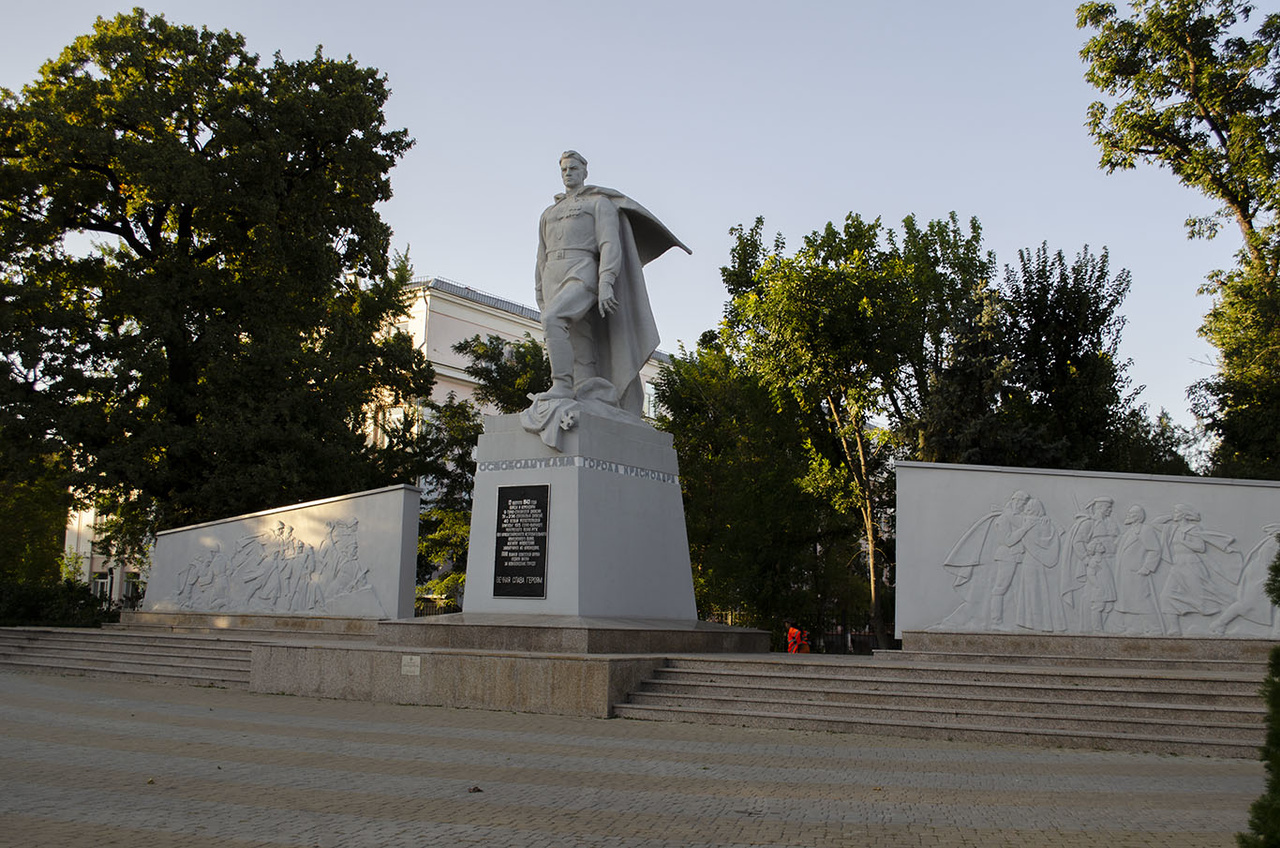 Мемориал ВОВ на площади победа. ул Постовая.