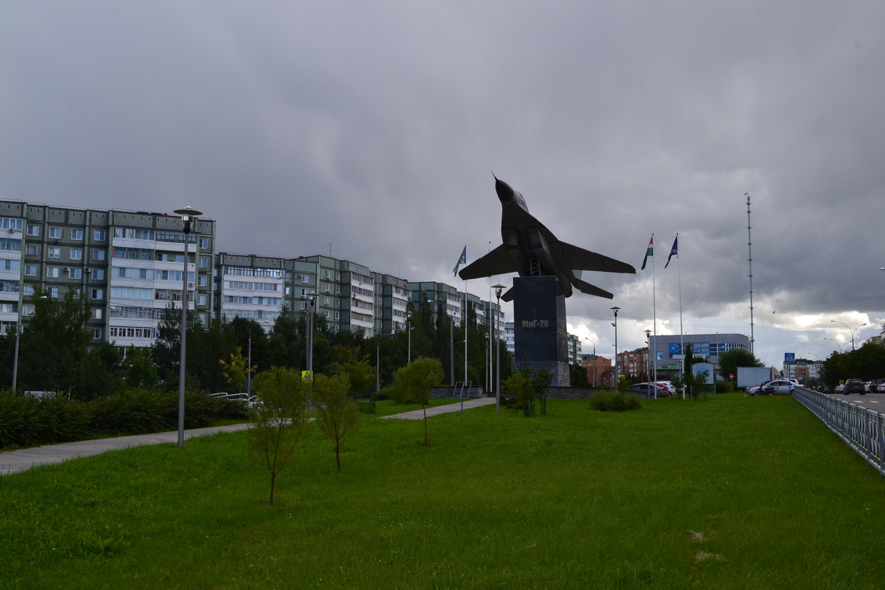Памятник МиГ-29
