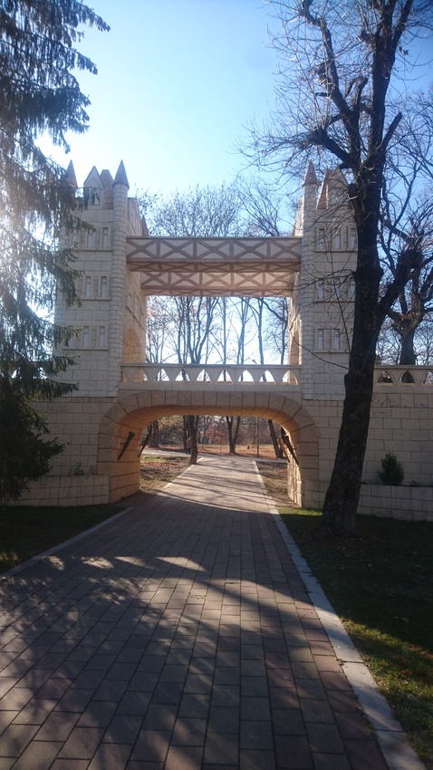 Парк Аттракционов в Атажукинском саду