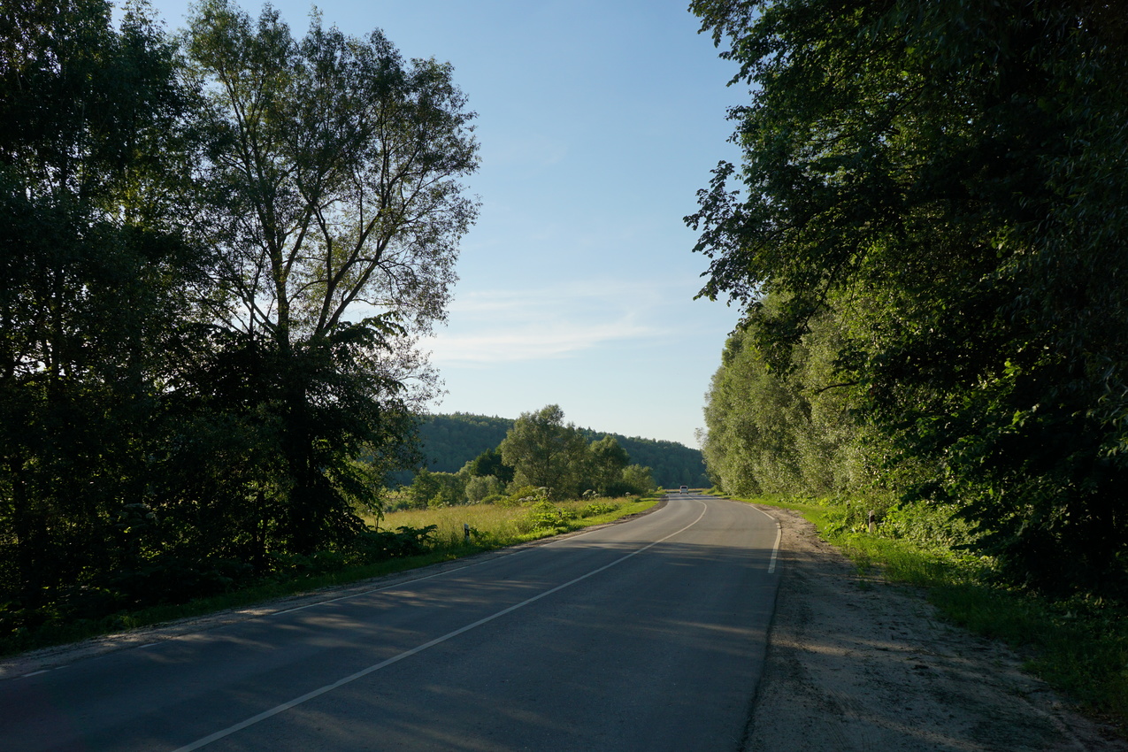 Дорога у реки Осётр
