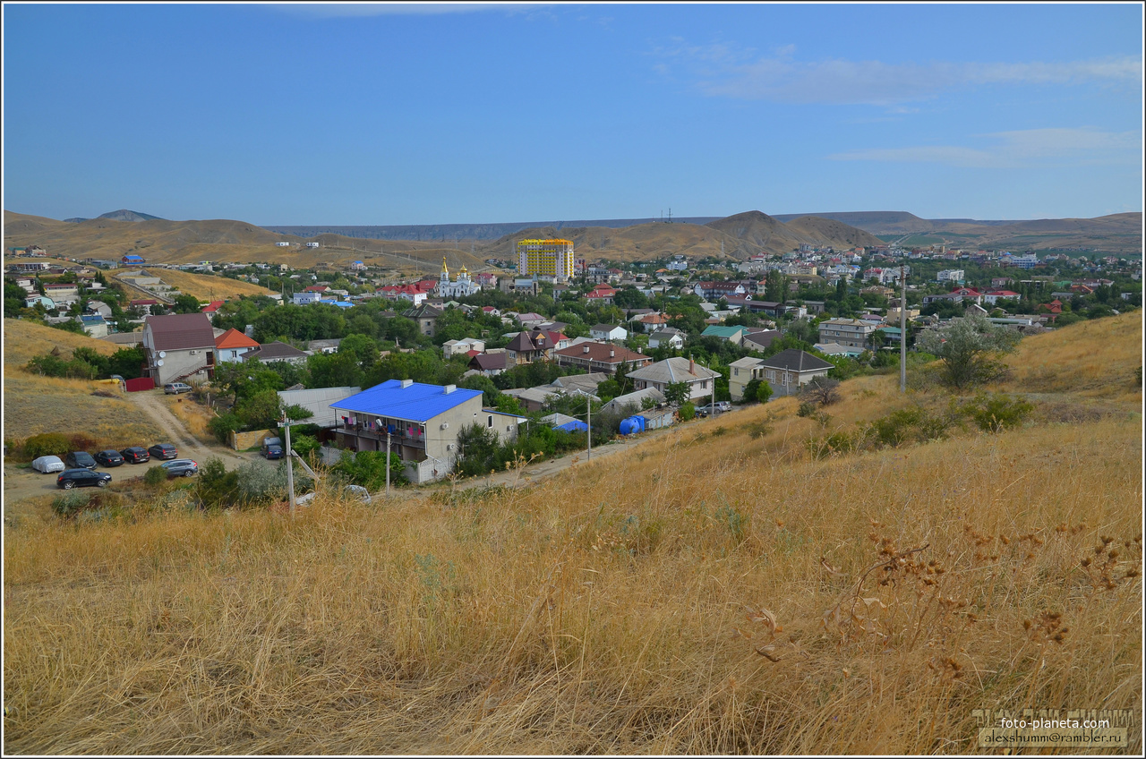 Вид на поселок с плато Тепсень
