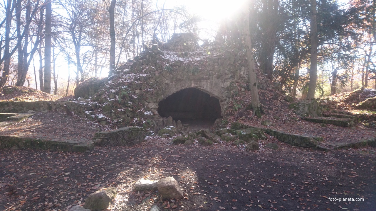 В Ботаническом саду КБР. Грот